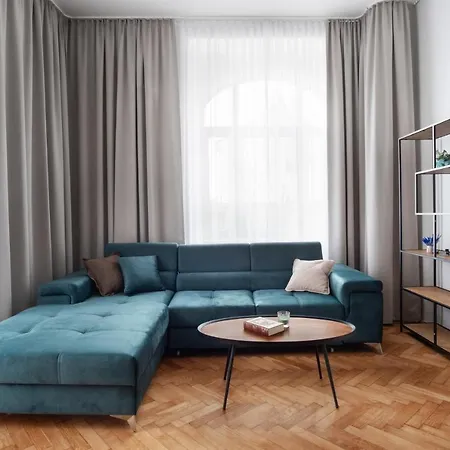 Spacious In Karlin By Days Apartmán Praha