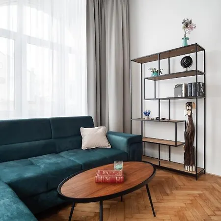 Apartmán Spacious In Karlin By Days *