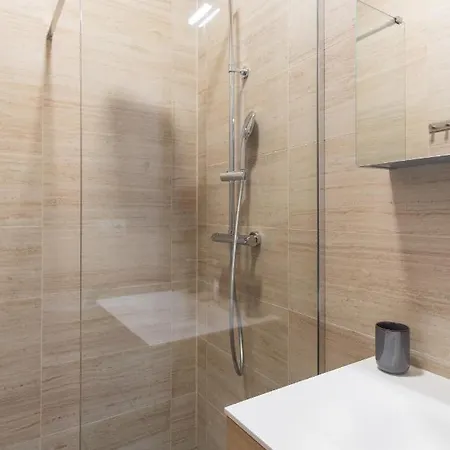 Apartment Spacious In Karlin By Days *